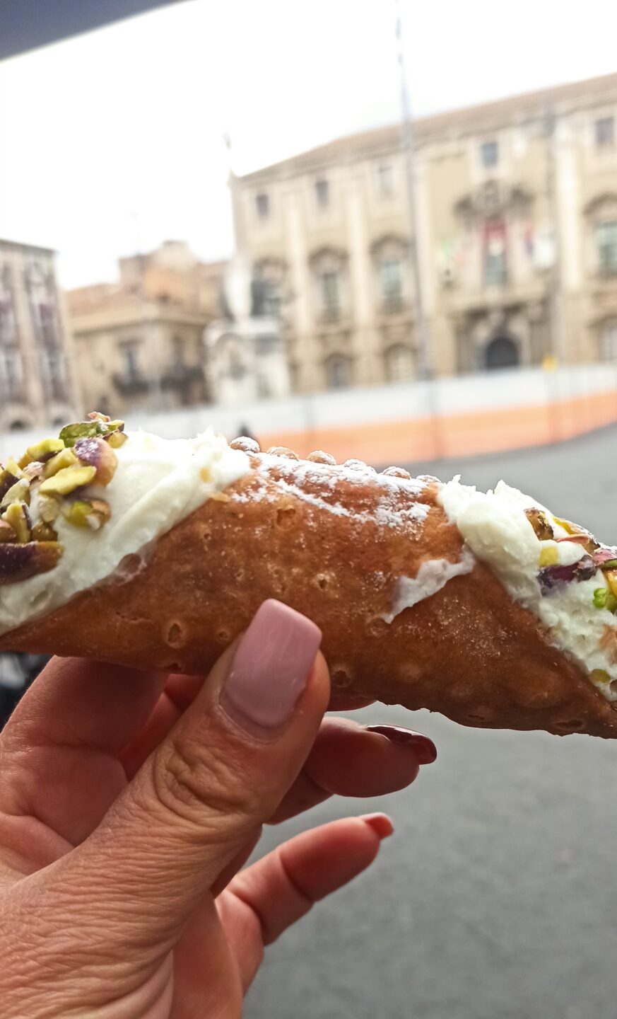 Cannolo-alla-ricotta